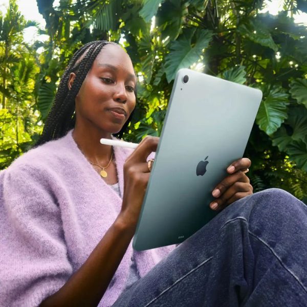 Tableta Apple iPad Air 13 (2025) A3269 - 33cm (13") - 8GB - 256GB Almacenamiento - 5G - Azul - M3 Octa-Core (8 núcleos) 4.05GHz - 2732 x 2048 - Tecnología conmutación en el mismo plano (In-plane Switching, IPS), Pantalla Liquid Retina, Tecnología True Tone Pantalla - Compatible con teléfono celular - GPRS, EDGE, HSPA, HSDPA, LTE, UMTS, HSPA+, DC-HSDPA - 12Megapíxel Cámara frontal 13 IN IPAD AIR WI-FI + CELLULAR256GB - Azul - Image 8