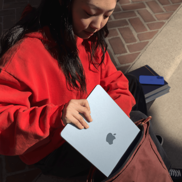 Portátil - Apple MacBook Air MC6A4E/A 34.5cm (13.6") - Apple M4 - 24GB - 512GB SSD - Español Teclado - Starlight - Apple M4 Chip - 2560 x 1664 - Apple - Tecnología True Tone, Tecnología conmutación en el mismo plano (In-plane Switching, IPS), Pantalla Liquid Retina - Cámara Frontal/Cámara Web - 18Horas Duración de pilas - IEEE 802.11ax Wireless LAN Standard 13 IN MB AIR M4 CHIP  10 CPU10GPU24GB512GBSSD-Blanco Estelar - Image 3